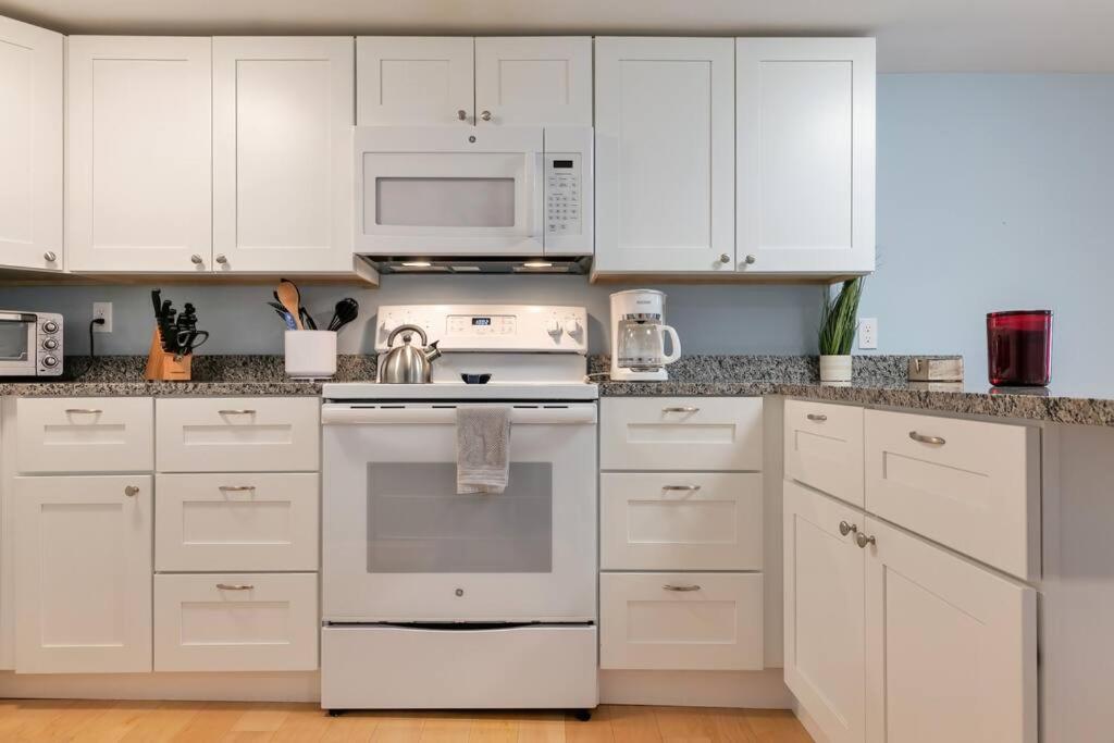 2Br Apt W/ 3 Min Walk To Downtown Swh - Low Tide Southwest Harbor Exteriör bild