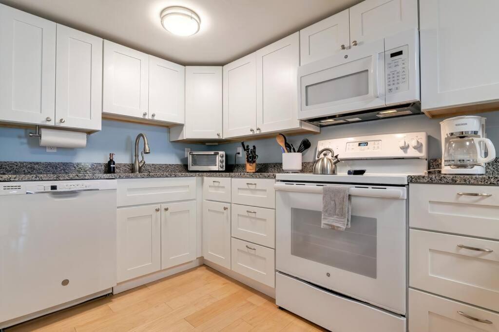 2Br Apt W/ 3 Min Walk To Downtown Swh - Low Tide Southwest Harbor Exteriör bild